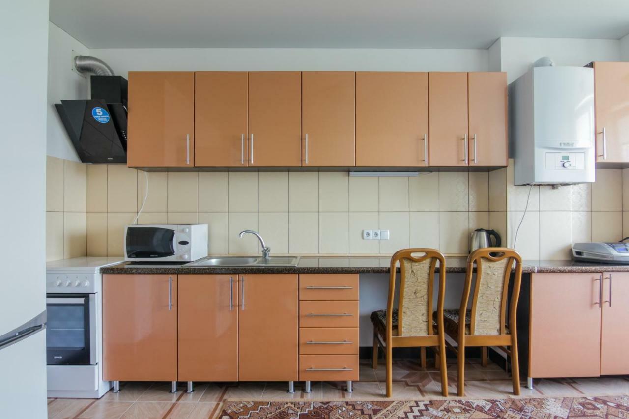 Rooms With Fortetsya View 2 卡缅涅茨-波多利斯基 外观 照片