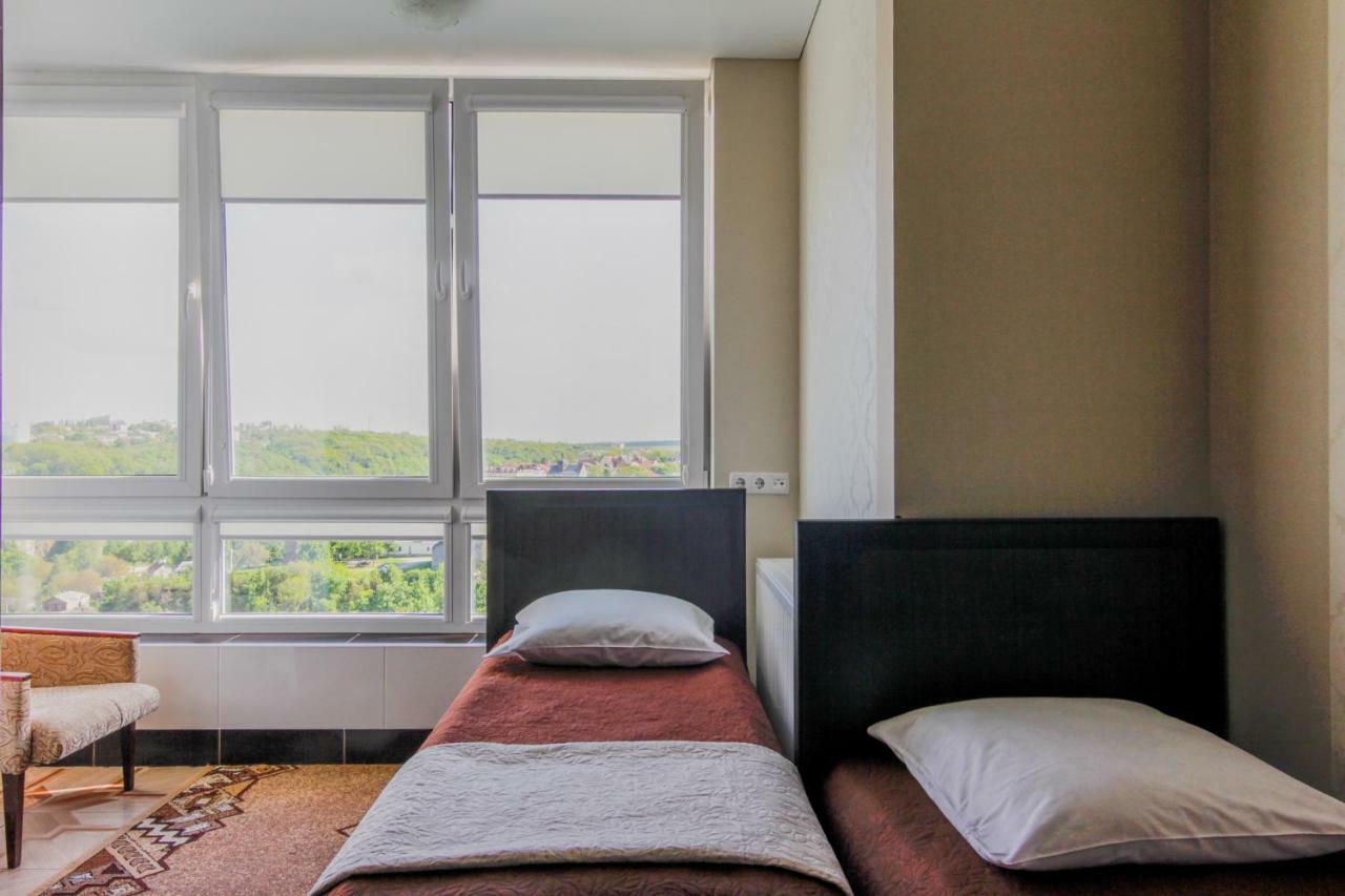 Rooms With Fortetsya View 2 卡缅涅茨-波多利斯基 外观 照片