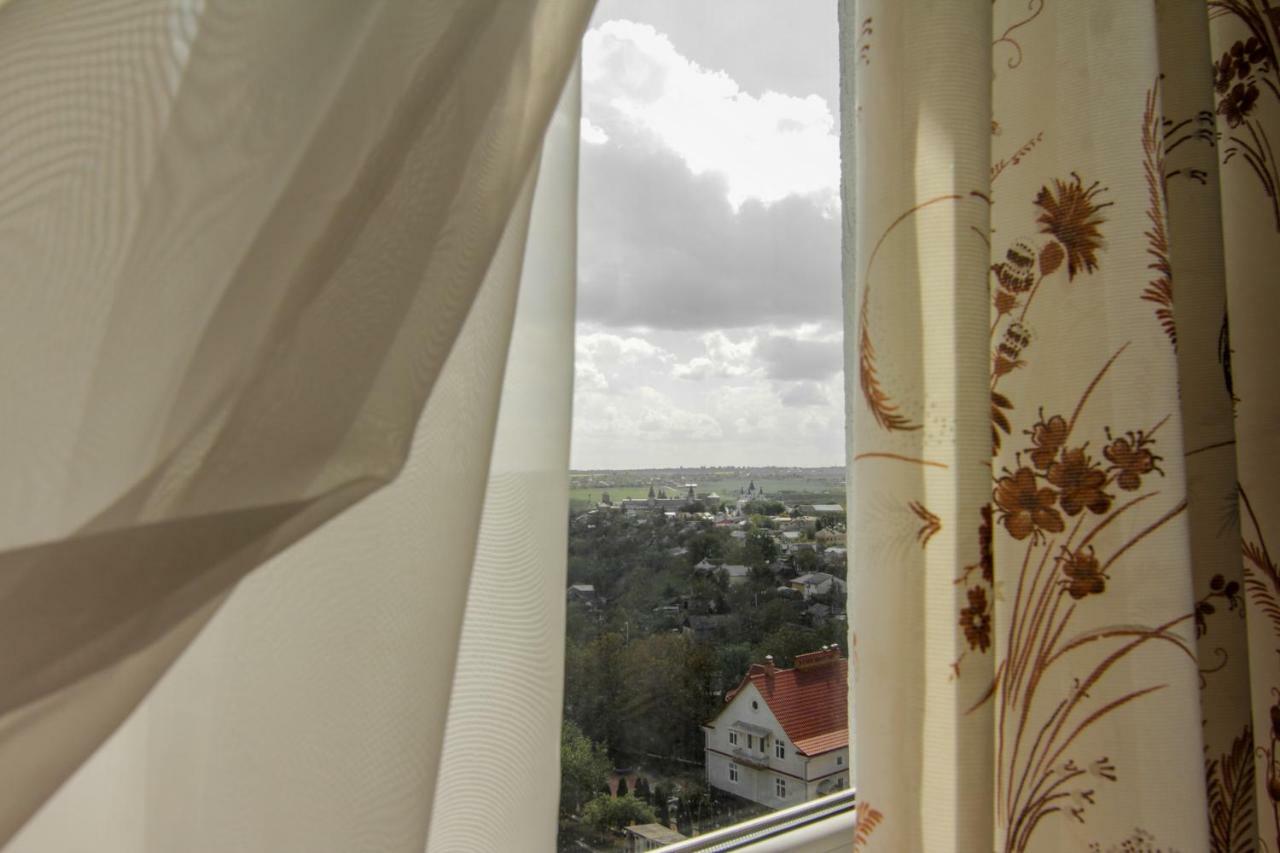 Rooms With Fortetsya View 2 卡缅涅茨-波多利斯基 外观 照片