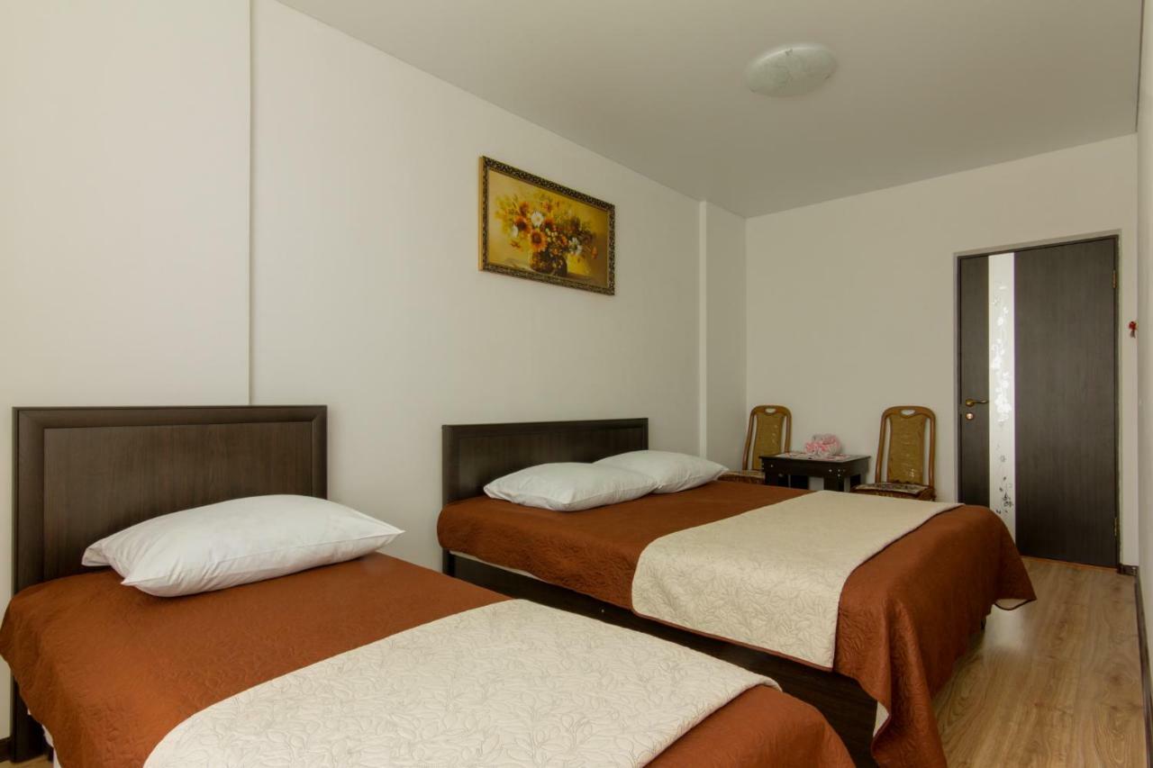 Rooms With Fortetsya View 2 卡缅涅茨-波多利斯基 外观 照片