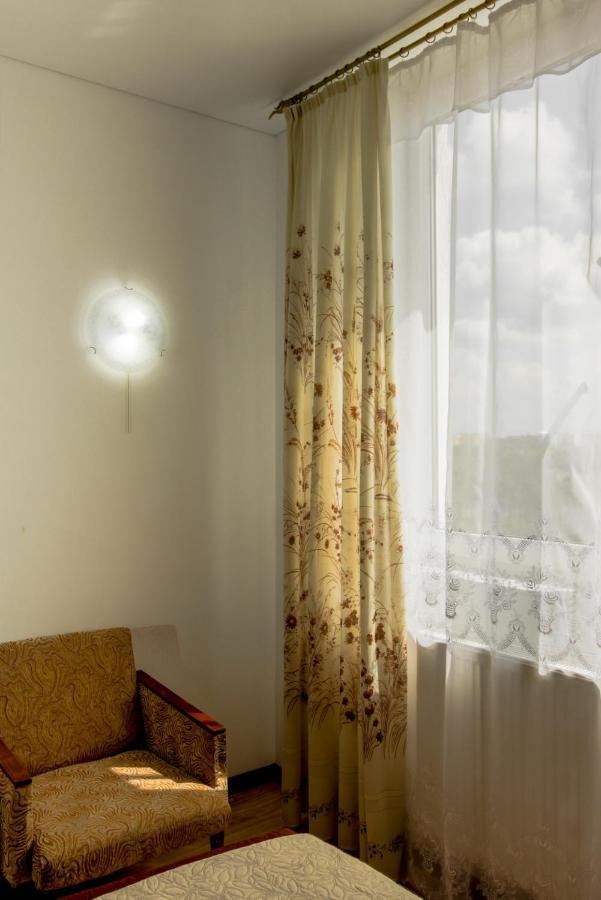 Rooms With Fortetsya View 2 卡缅涅茨-波多利斯基 外观 照片